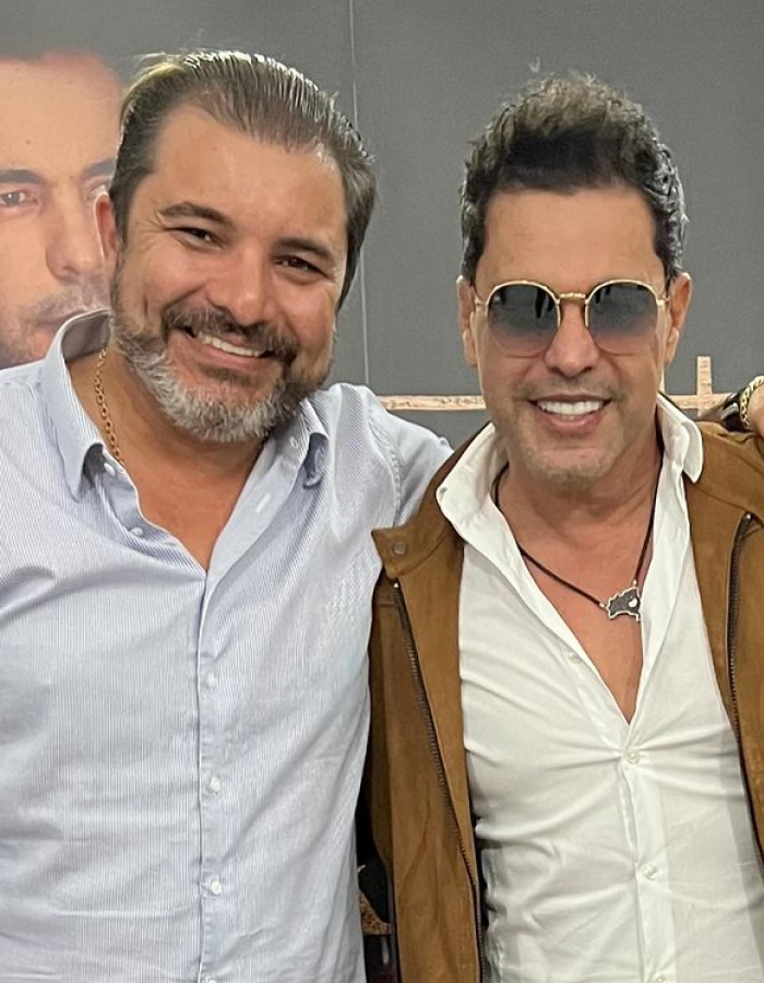ZEZÉ DI CAMARGO